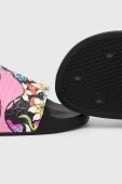 Шльопанці adidas Originals PRIDE чоловічі колір барвистий Шльопанці adidas Originals PRIDE чоловічі колір барвистий