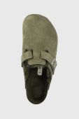Замшеві шльопанці Birkenstock Boston FUR чоловічі колір зелений 1025686 Замшеві шльопанці Birkenstock Boston FUR чоловічі колір зелений 1025686