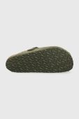 Замшеві шльопанці Birkenstock Boston FUR чоловічі колір зелений 1025686 Замшеві шльопанці Birkenstock Boston FUR чоловічі колір зелений 1025686