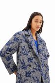 Пальто Desigual 23WWEWA9 WOMAN WOVEN OVERCOAT жіноче колір синій перехідне двобортне Пальто Desigual 23WWEWA9 WOMAN WOVEN OVERCOAT жіноче колір синій перехідне двобортне