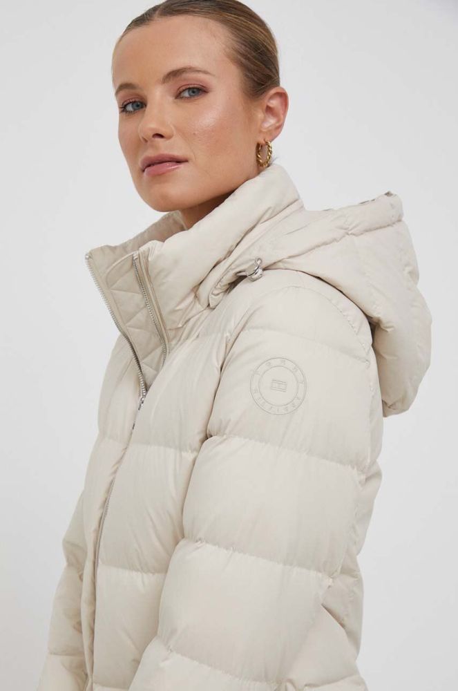 Пухова куртка Tommy Hilfiger жіноча колір бежевий зимова (3369560)