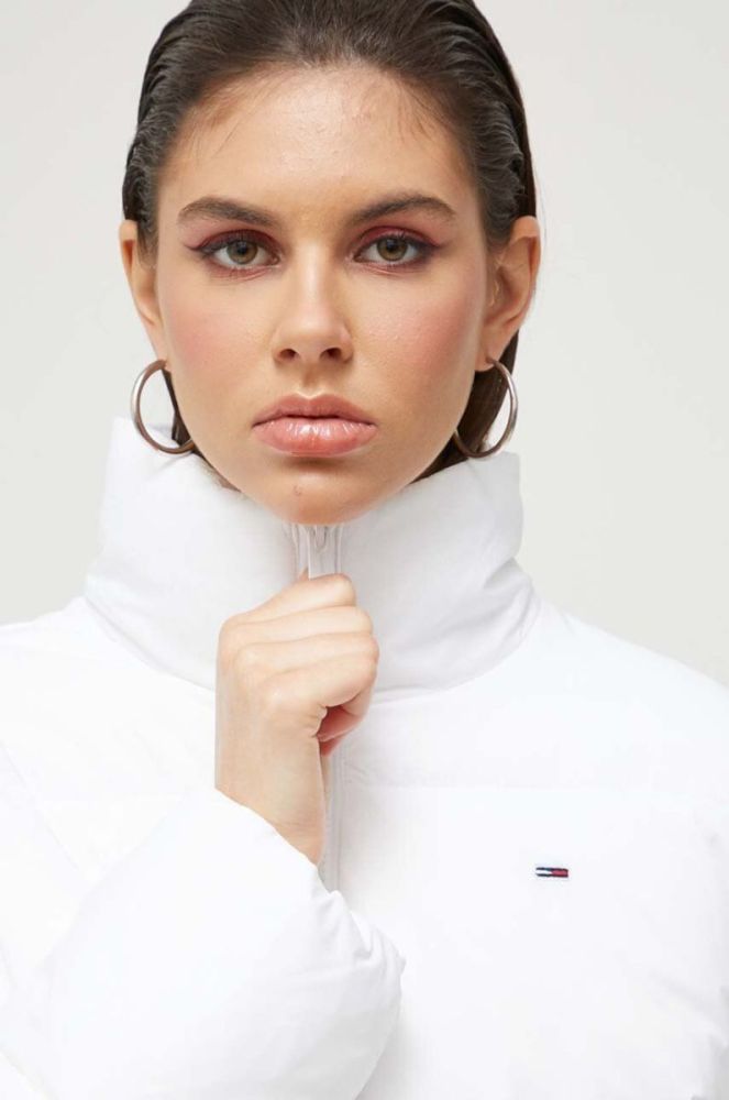 Куртка Tommy Jeans жіноча колір білий зимова (3360141) фото 4