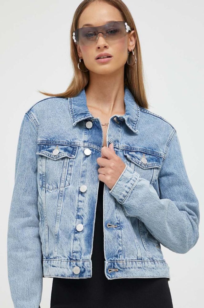 Джинсова куртка Tommy Jeans жіноча перехідна колір блакитний (3389110)
