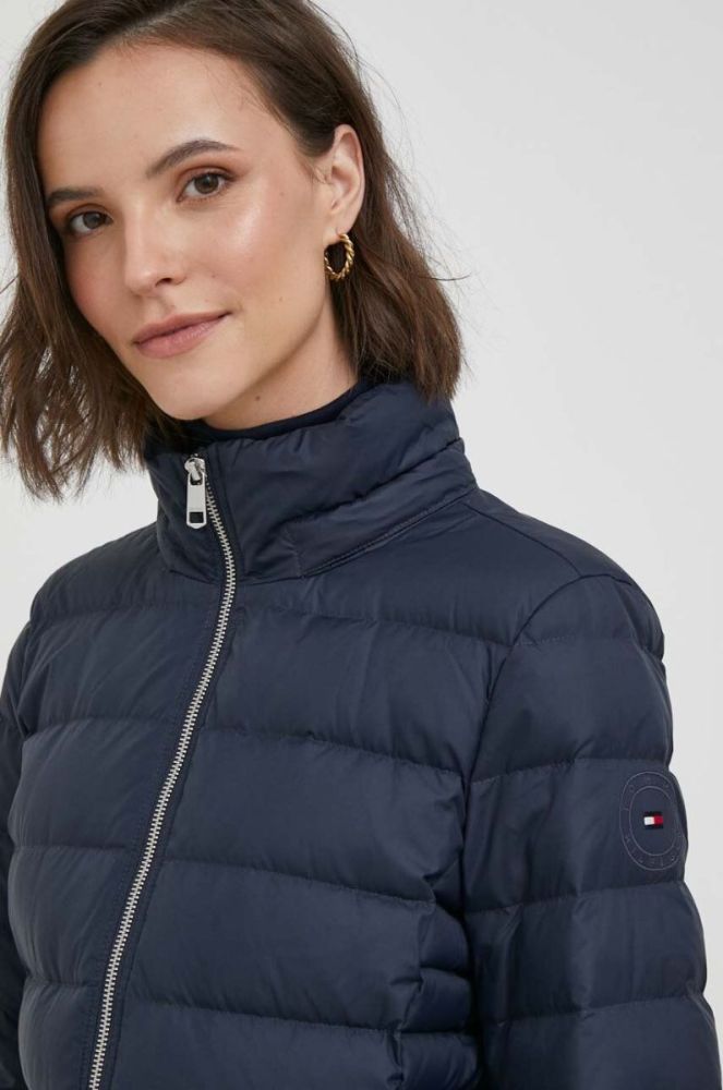 Пухова куртка Tommy Hilfiger жіноча колір синій зимова (3420438) фото 6