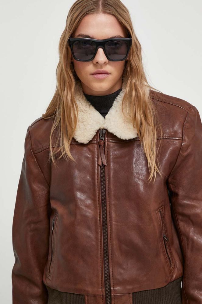 Шкіряна куртка Superdry жіноча колір коричневий перехідна