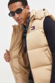 Пухова безрукавка Tommy Jeans чоловічий колір бежевий зимовий