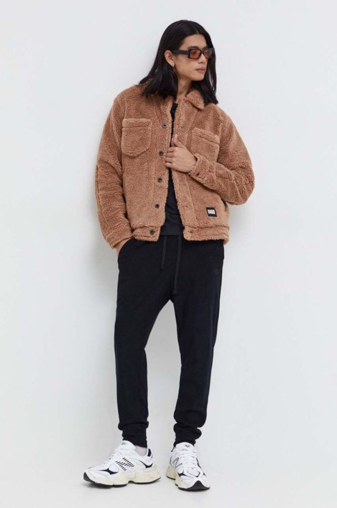 Куртка UGG чоловіча колір коричневий перехідна фото 2