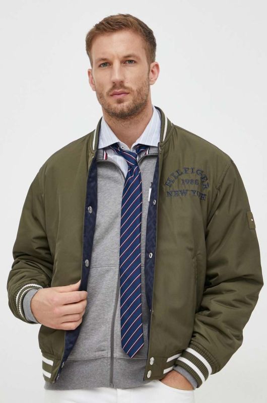 Двостороння куртка-бомбер Tommy Hilfiger чоловіча колір зелений перехідна фото 2