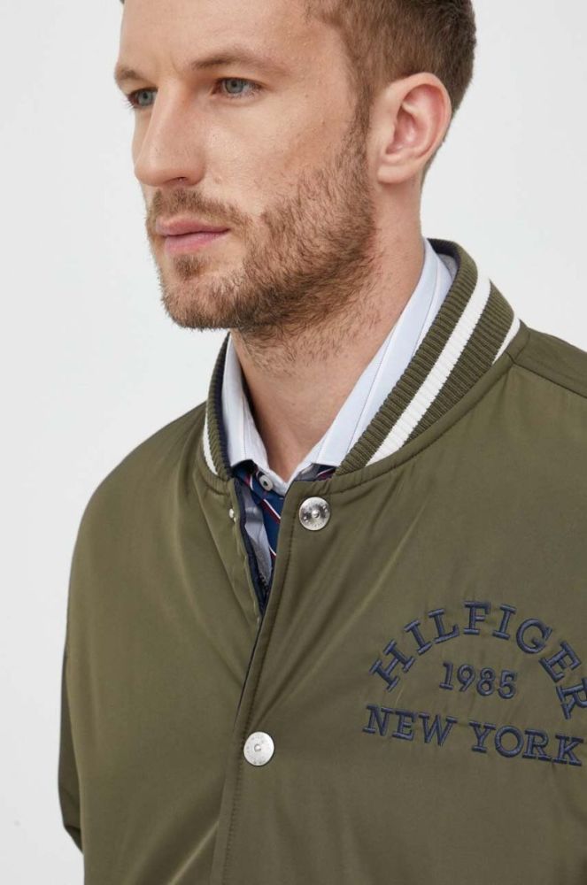 Двостороння куртка-бомбер Tommy Hilfiger чоловіча колір зелений перехідна фото 7