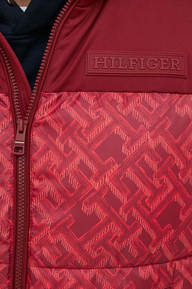 Безрукавка Tommy Hilfiger чоловічий колір червоний зимовий фото 5