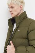 Пухова куртка Tommy Jeans чоловіча колір зелений зимова (3650877)