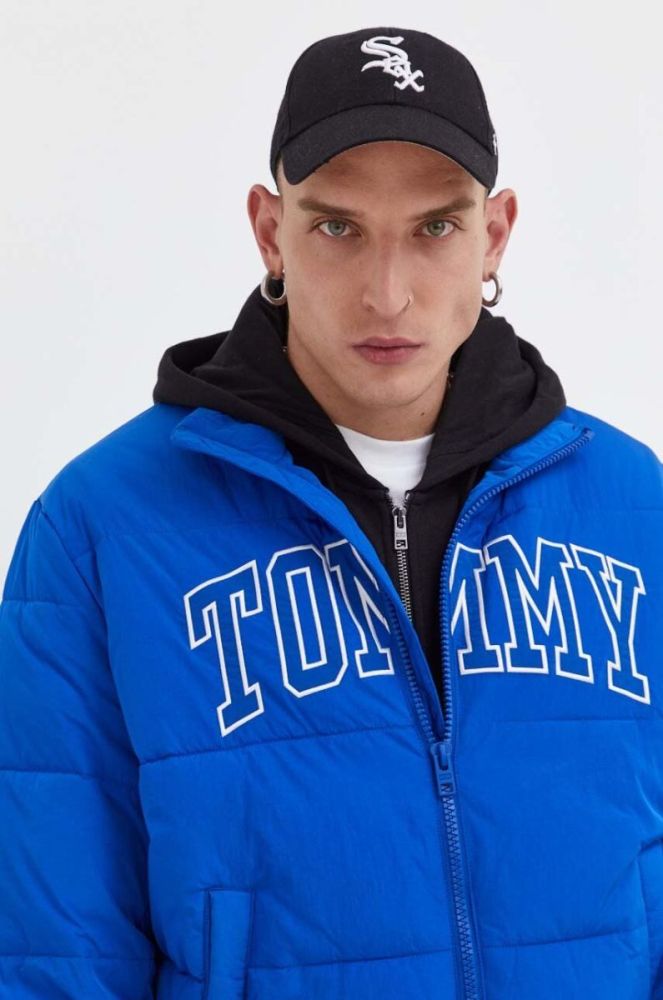 Куртка-бомбер Tommy Jeans чоловічий перехідна колір блакитний фото 4