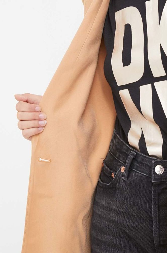 Піджак Dkny колір коричневий однобортний однотонна фото 6