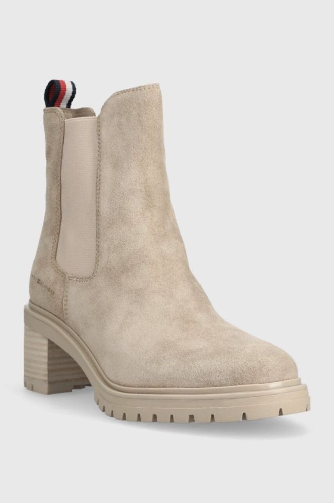 Замшеві черевики Tommy Hilfiger ESSENTIAL MIDHEEL SUEDE BOOTIE жіночі колір бежевий каблук блок FW0FW07522 фото 2