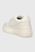 Шкіряні кросівки Tommy Jeans TJW RETRO BASKET FLATFORM CHARM колір білий EN0EN02245