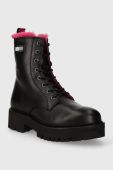 Шкіряні черевики Tommy Jeans TJW W URBAN BOOT SMOOTH LTR WL жіночі колір чорний на плоскому ходу утеплене EN0EN02402 Шкіряні черевики Tommy Jeans TJW W URBAN BOOT SMOOTH LTR WL жіночі колір чорний на плоскому ходу утеплене EN0EN02402