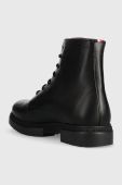 Шкіряні черевики Tommy Hilfiger COMFORT CLEATED THERMO LTH BOOT чоловічі колір чорний FM0FM04651 Шкіряні черевики Tommy Hilfiger COMFORT CLEATED THERMO LTH BOOT чоловічі колір чорний FM0FM04651