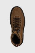 Замшеві кросівки Tommy Hilfiger TH EVERYDAY CLASS W SUEDE HOOKS чоловічі колір коричневий FM0FM04762 Замшеві кросівки Tommy Hilfiger TH EVERYDAY CLASS W SUEDE HOOKS чоловічі колір коричневий FM0FM04762