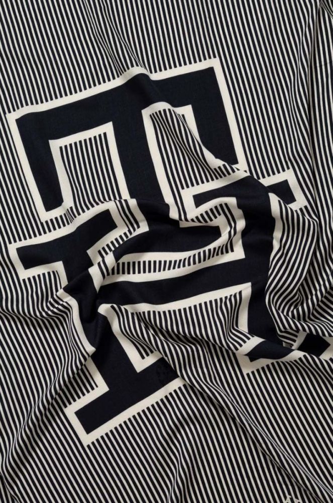Хустка Tommy Hilfiger жіноча колір синій візерунок (3474370) фото 2
