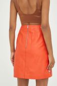 Шкіряна спідниця BOSS колір помаранчевий mini розкльошена