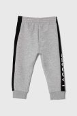 Дитячі спортивні штани Lacoste колір сірий візерунок