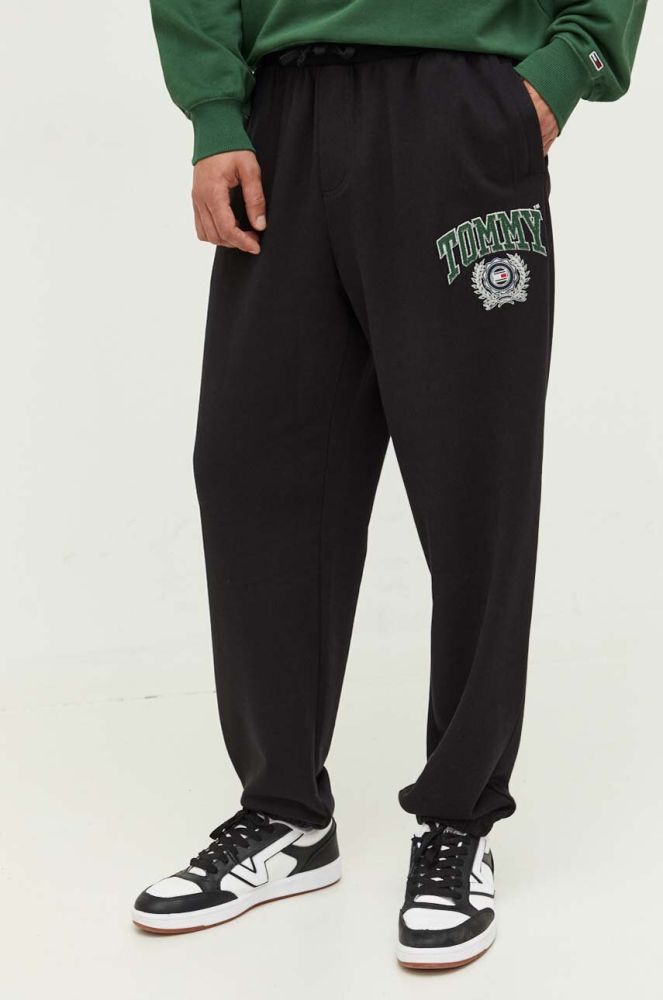 Бавовняні спортивні штани Tommy Jeans колір чорний з аплікацією (3325443)
