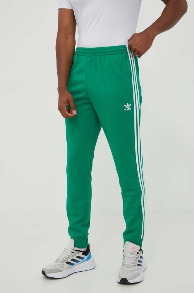Спортивні штани adidas Originals колір зелений з аплікацією (3388615)