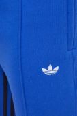 Спортивні штани adidas Originals з аплікацією колір блакитний (3558503)
