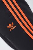 Спортивні штани adidas Originals колір чорний з аплікацією (3625961)