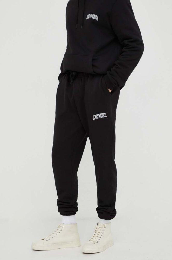 Бавовняні спортивні штани Les Deux колір чорний з принтом (3474632)