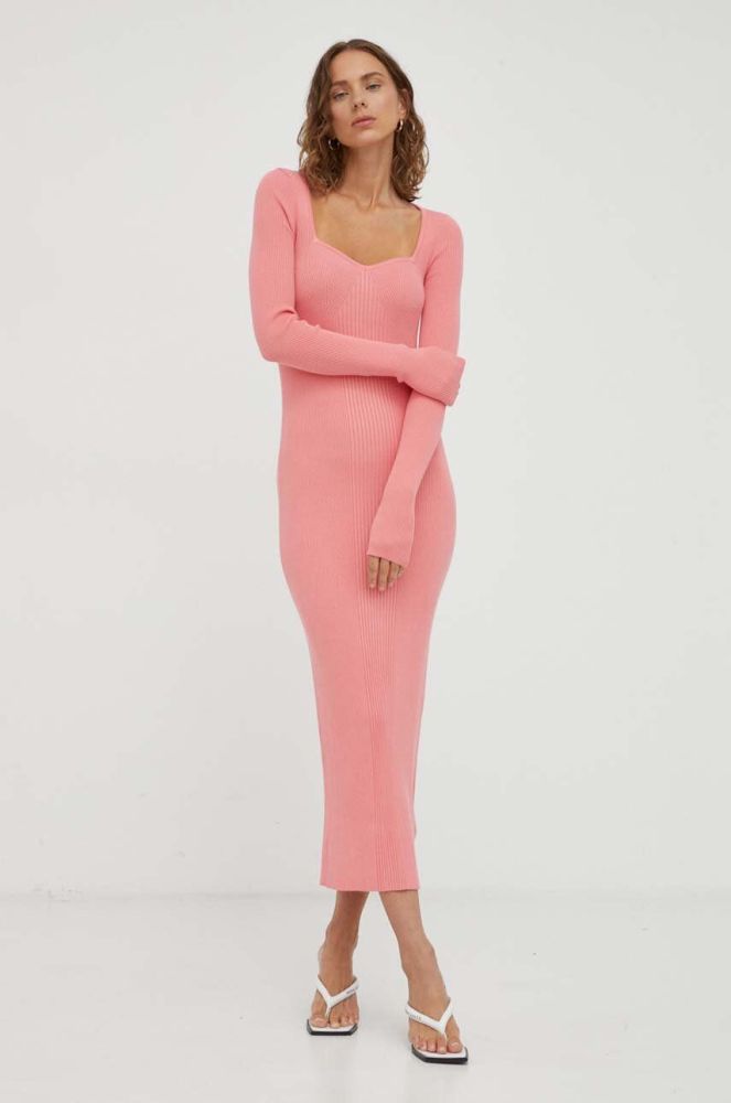 Сукня Remain колір рожевий midi облягаюча