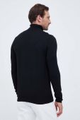 Светр з домішкою шовку Guess колір чорний легкий гольф