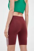 Шорти adidas жіночі колір бордовий з аплікацією середня посадка