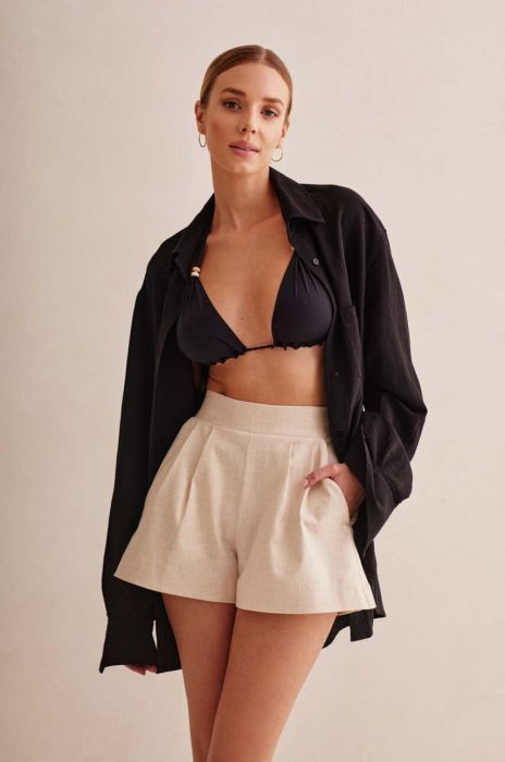 Шорти з домішкою льону Praia Beachwear CAPRI колір бежевий однотонні висока посадка