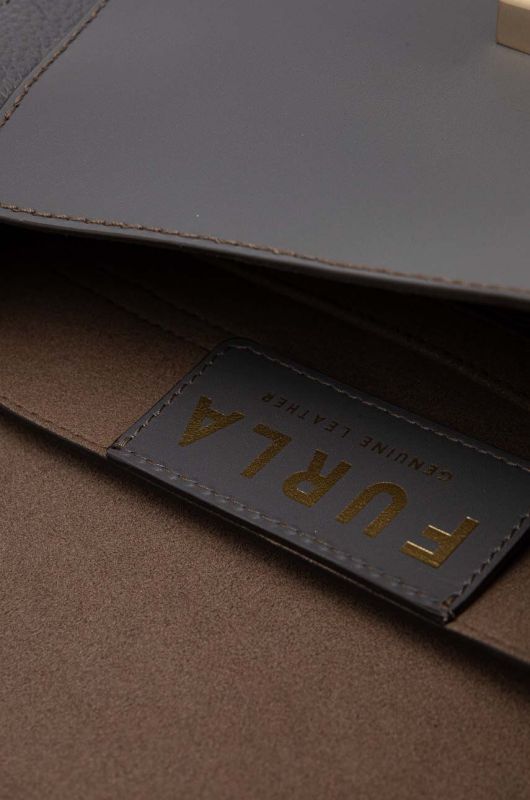 Шкіряна сумочка Furla Club 2 колір сірий