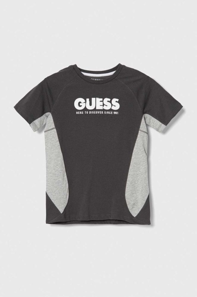 Дитяча бавовняна футболка Guess колір сірий візерунок (3370276)