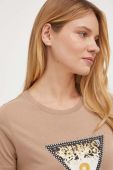 Бавовняна футболка Guess колір коричневий (3451750)