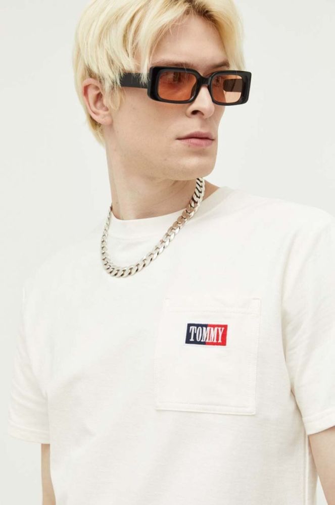 Бавовняна футболка Tommy Jeans колір бежевий з аплікацією (3284433) фото 4