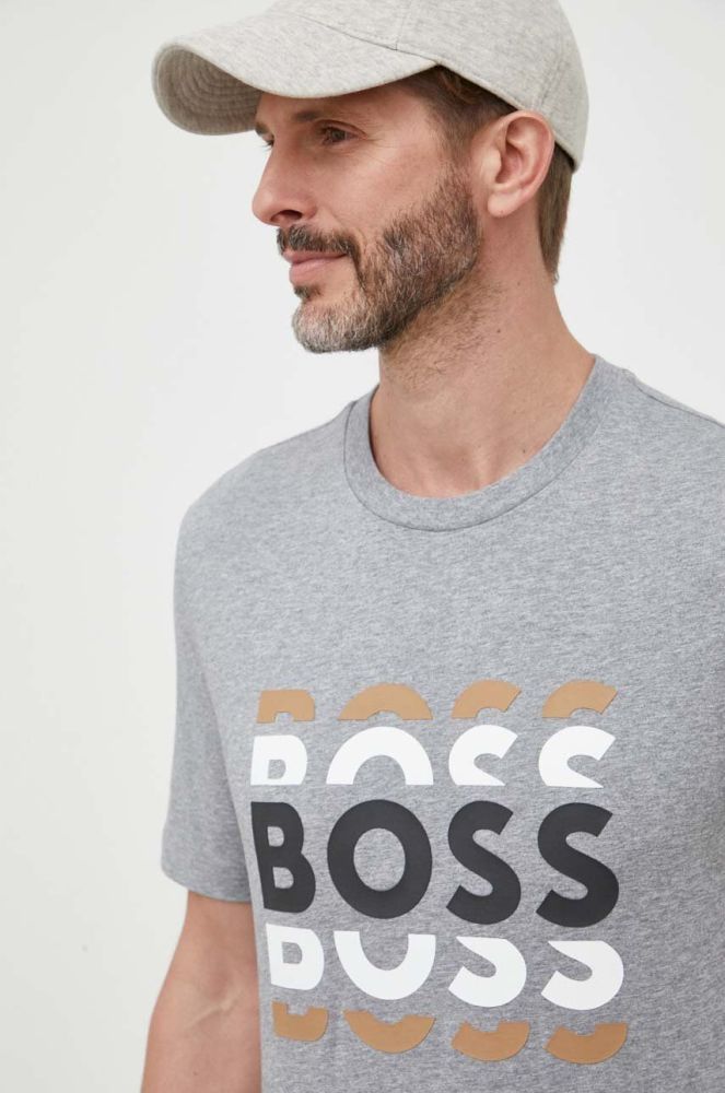 Бавовняна футболка BOSS колір сірий з принтом (3354573)