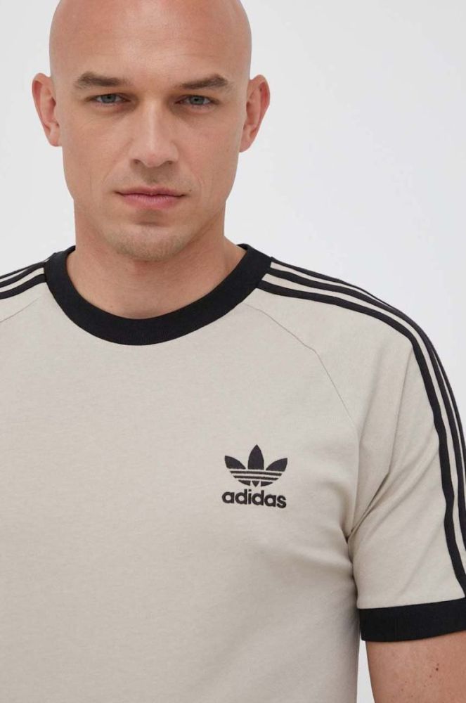 Бавовняна футболка adidas Originals колір бежевий з аплікацією (3363595) фото 4