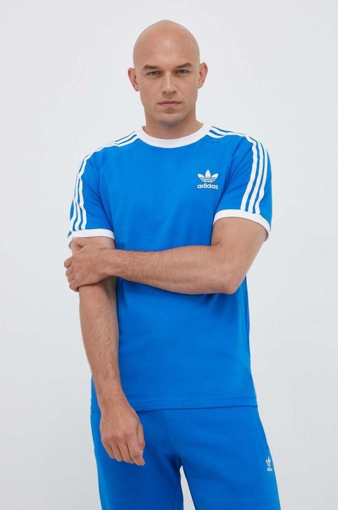 Бавовняна футболка adidas Originals з аплікацією колір блакитний (3363608)