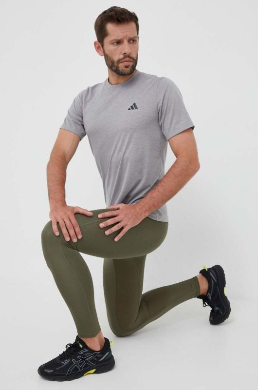 Тренувальна футболка adidas Performance Train Essentials Comfort колір сірий меланж фото 2