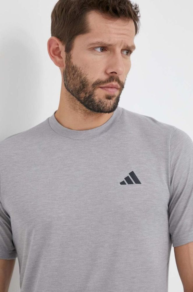 Тренувальна футболка adidas Performance Train Essentials Comfort колір сірий меланж фото 4