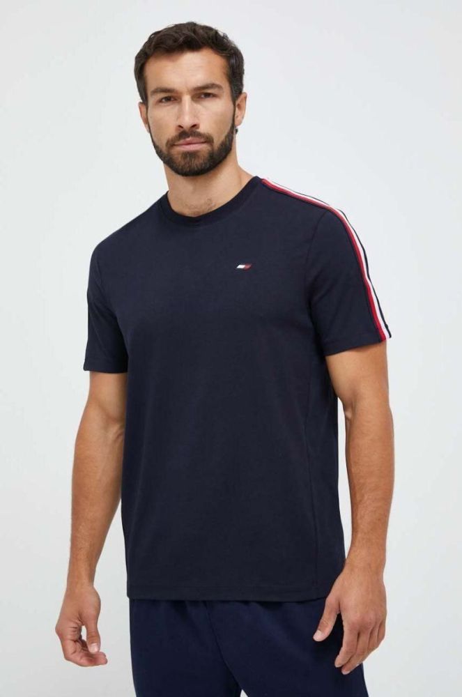 Футболка Tommy Hilfiger чоловічий колір синій однотонний (3534900) фото 4