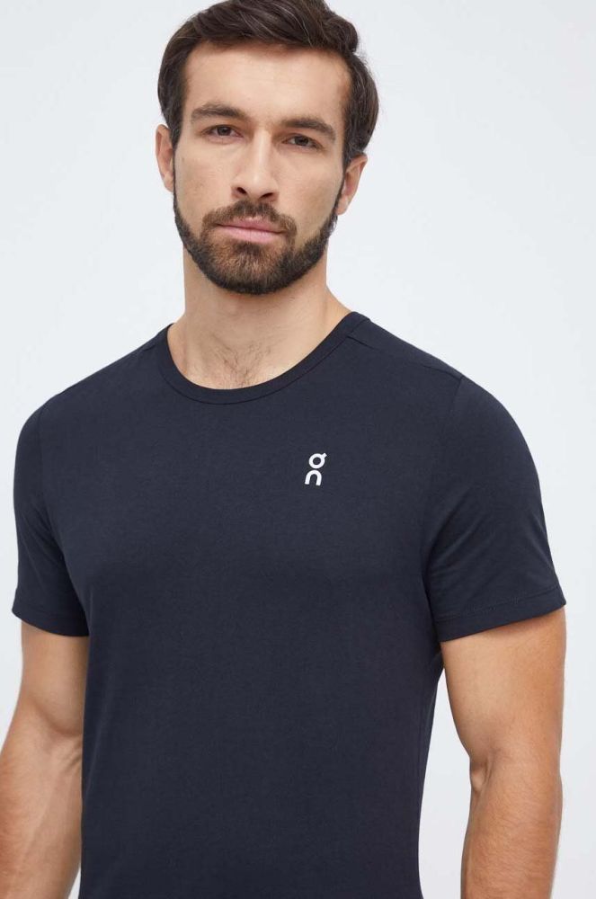 Бавовняна футболка On-running чоловічий колір чорний однотонний