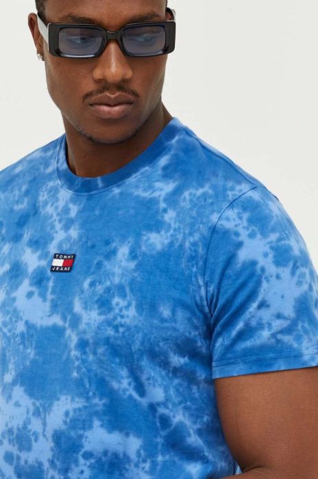 Бавовняна футболка Tommy Jeans візерунок колір блакитний (3422449)