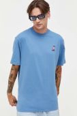 Бавовняна футболка On Vacation чоловічий з принтом колір блакитний
