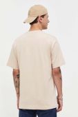 Бавовняна футболка On Vacation чоловічий колір бежевий з принтом