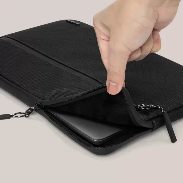 Чохол-папка Laut Urban Protective Sleeve Black для MacBook Pro 14” M5 | M4 | M3 | M2 | M1 (2021-2026) (L_MB14_UR_BK) фото 3