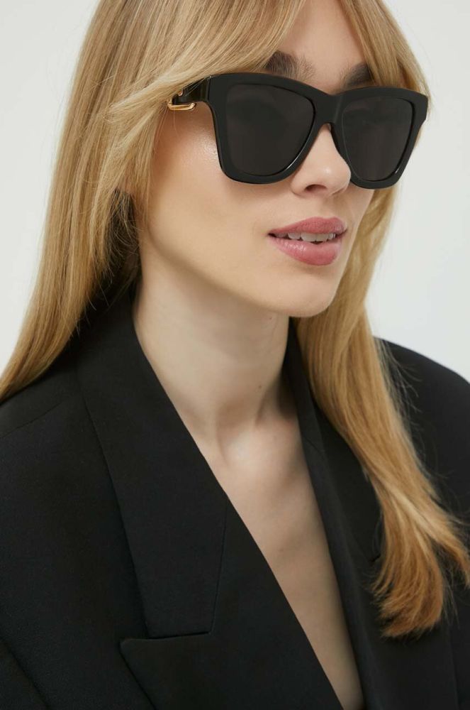 Сонцезахисні окуляри Moschino жіночі колір чорний (3157814)